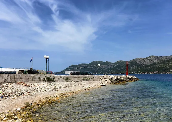 By The Sea - 10043 קורצולה